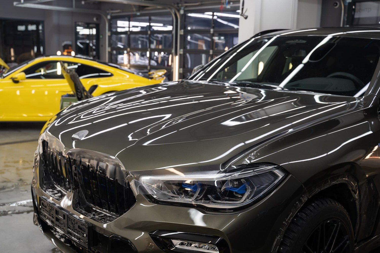 BMW X5 в студии Urban после защитной оклейки