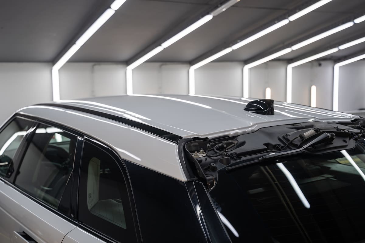 Range Rover Velar — чёрная крыша